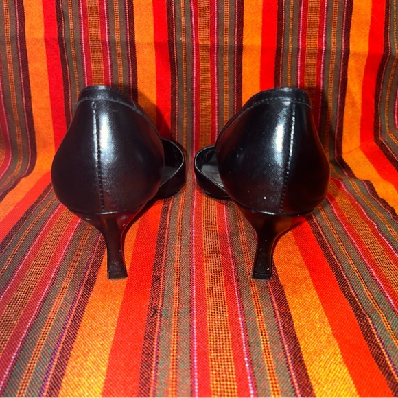 6.5 kitten heel. Bandolino. Black dressy shoes. - Picture 5 of 6
